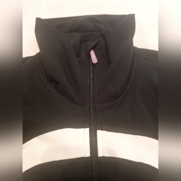 Lululemon In Stride Jacket Size 10 Black and White - Picture 2 of 7